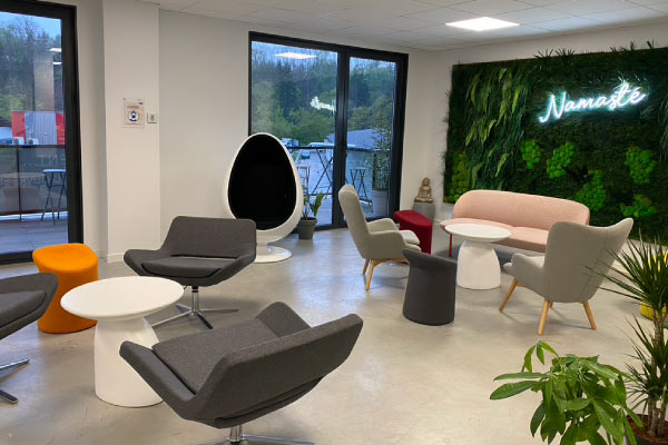 Bureaux-de-coworking-espace-Design-Mapple-Work-Annecy-Haute-Savoie-Spo-France-1