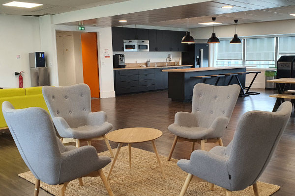 Gallerie-mobilier-de-bureau-et-agencement-de-locaux-just-eat-spo-france